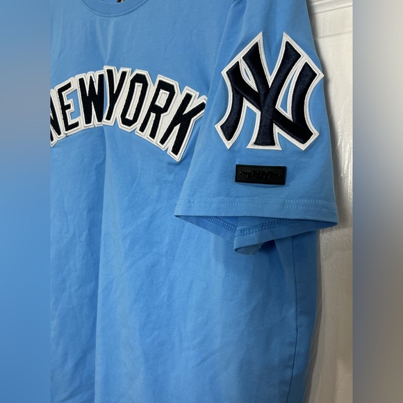 New York Graphic Blue T-Shirt - Picture 4 of 7